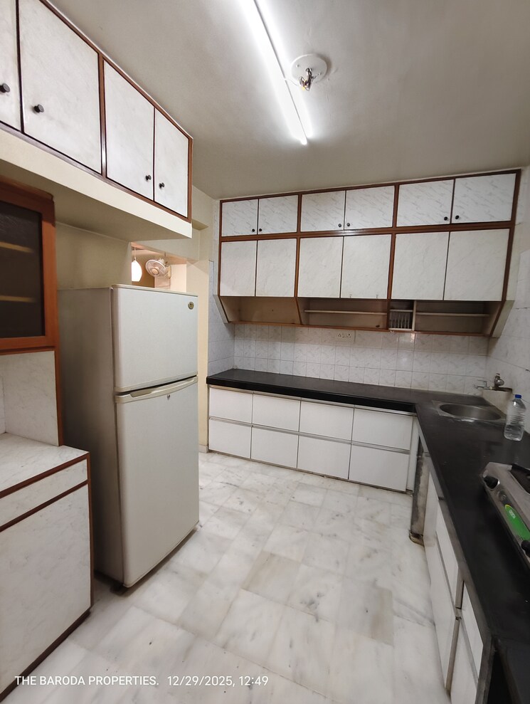 Kitchen, akota 2.5 Bedroom 1500 Sq.Ft. Apartment In Akota Vadodara 9721165