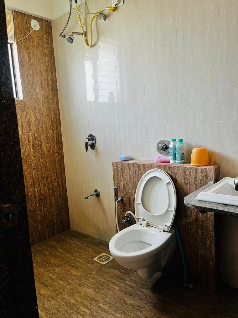 Bathroom, kolte-patil-life-republic-penthouses 4 Bedroom 3350 Sq.Ft. Penthouse In Hinjewadi Pune 9721209