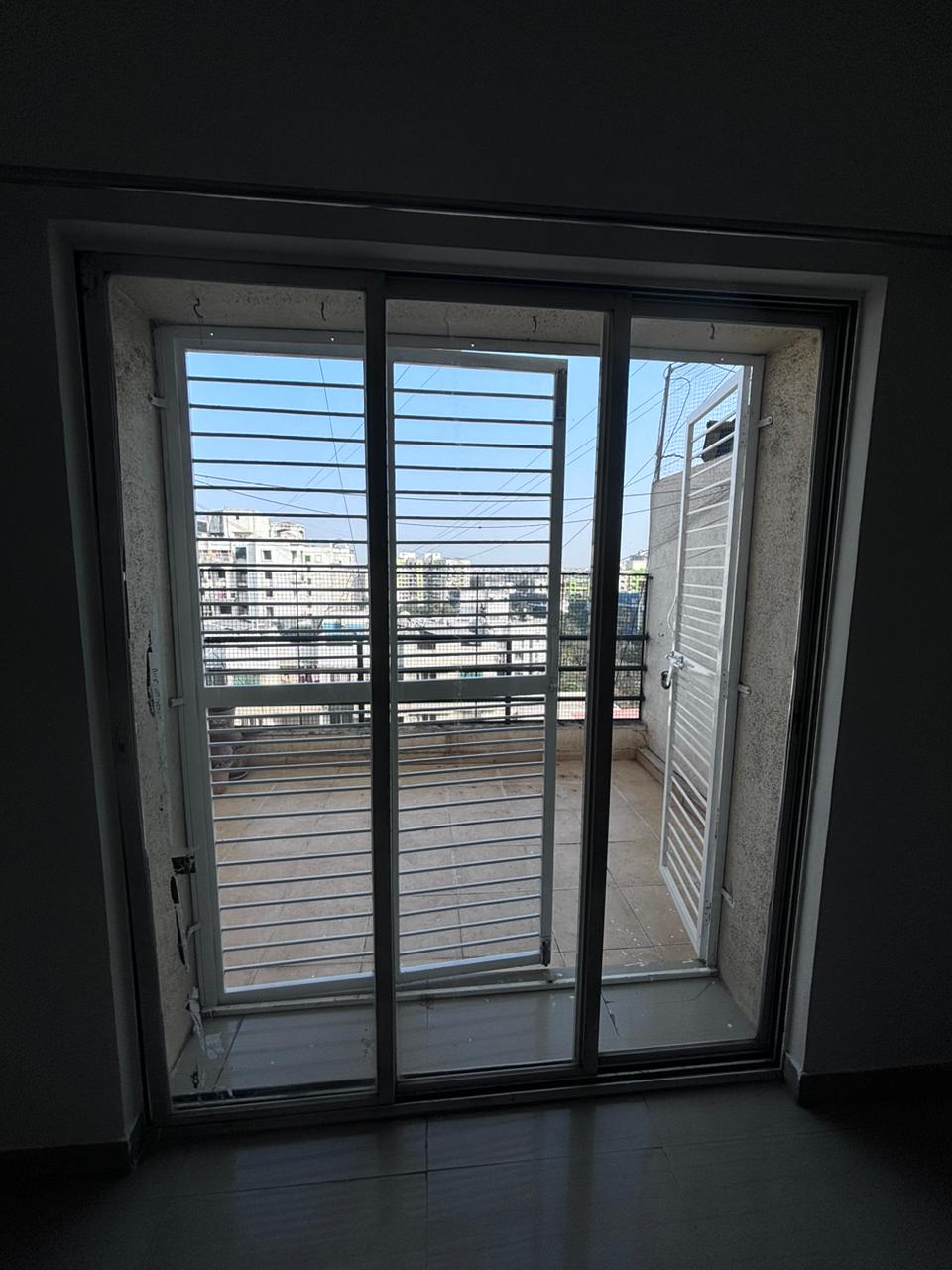 Room in 2 BHK Apartment at Pimple Saudagar – for Sale