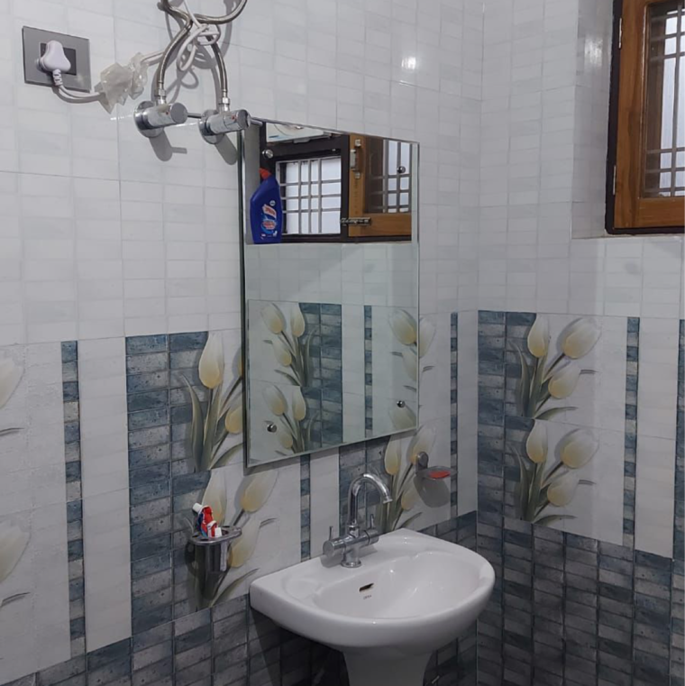 Bathroom, gomti nagar Pg For Girls In Gomti Nagar 9721245