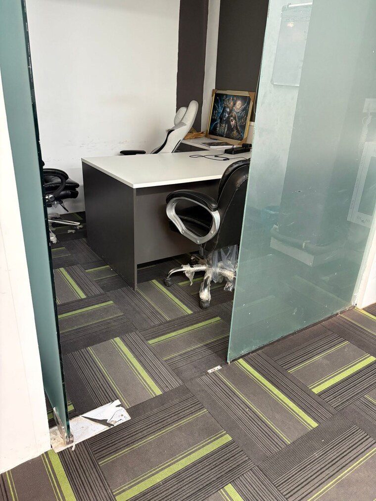 undefined, sector 63 Commercial Office Space 980 Sq.Ft. In Sector 63 Noida 9721358