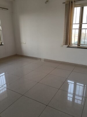 Room in 3 BHK Apartment at Kolte Patil Life Republic, Hinjewadi – for Rent