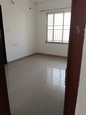 Room in 3 BHK Apartment at Kolte Patil Life Republic, Hinjewadi – for Rent