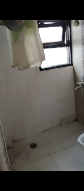 Room in 2 BHK Apartment at Omaxe Heights, Sector 86 – for Rent