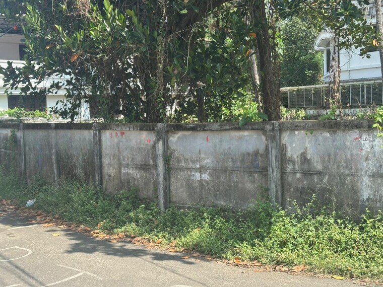 Balcony, kalathode  4356 Sq.Ft. Plot In Kalathode Thrissur 9721409