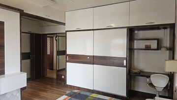 Room in 3 BHK Apartment at Gera Trinity Towers, Kharadi – for Rent