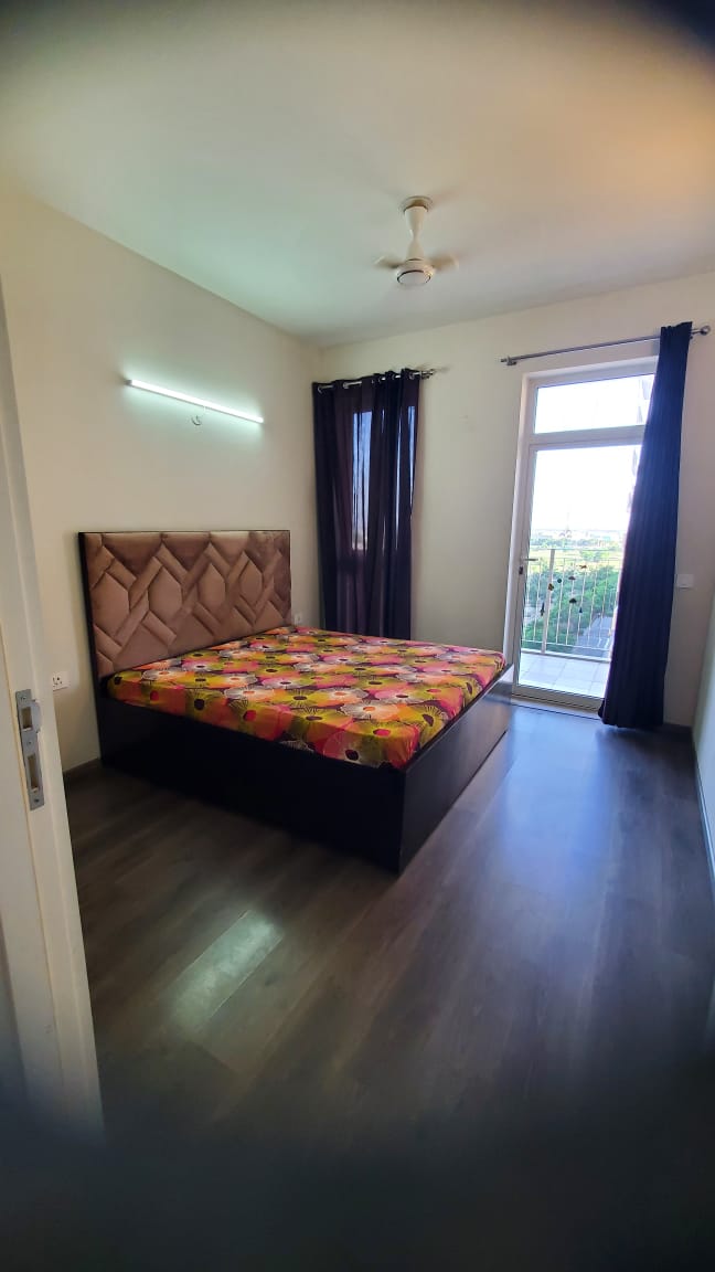 3.5 BHK + Study Room Apartment For Sale in Emaar The Palm Drive-Palm Studios