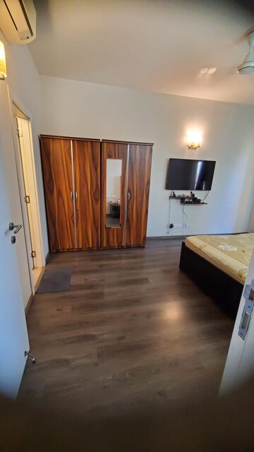 Room in 3.5 BHK Apartment at Emaar The Palm Drive-Palm Studios, Sector 66 – for Sale