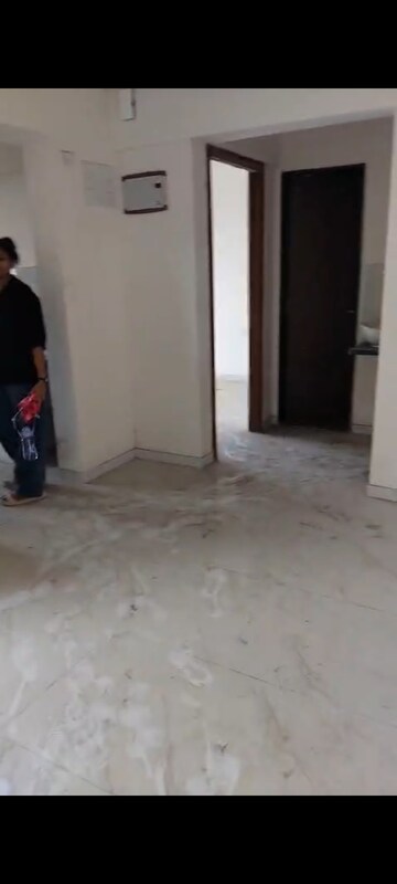 Room in 1 BHK Apartment at Metropolis Bayside, Kasarvadavali – for Rent