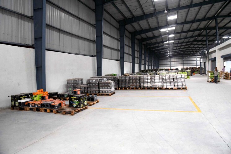  Parking, kanpur road Commercial Warehouse 35000 Sq.Ft. In Kanpur Road Lucknow 9721448