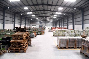  Warehouse For Rent in Kanpur Road