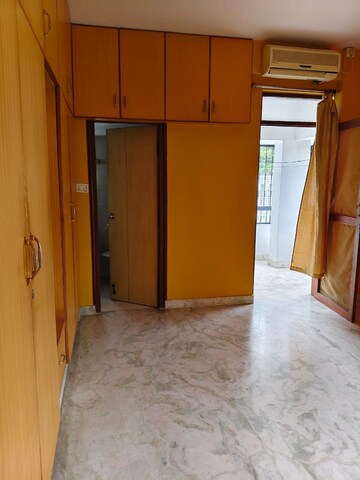 Room in 3 BHK Apartment at Moyenville Manor, Shanthi Nagar – for Rent