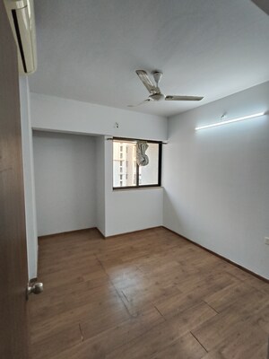 Room in 2 BHK Apartment at Lodha Downtown, Dombivli East – for Rent