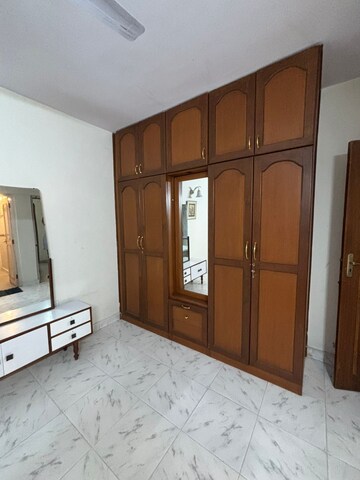 Room in 3 BHK Apartment at Emmanuel Pearl, Rest House Road – for Rent