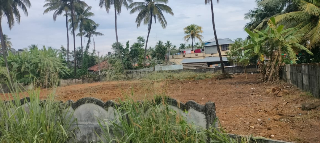 Plot For Sale in West Fort