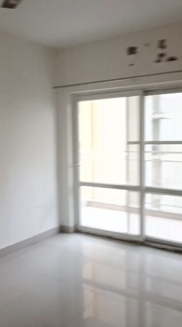 Room in 3.5 BHK Apartment at BPTP Park Grandeura, Sector 82 – for Sale