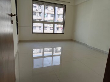 Room in 2 BHK Apartment at Godrej Prime, Chembur – for Rent