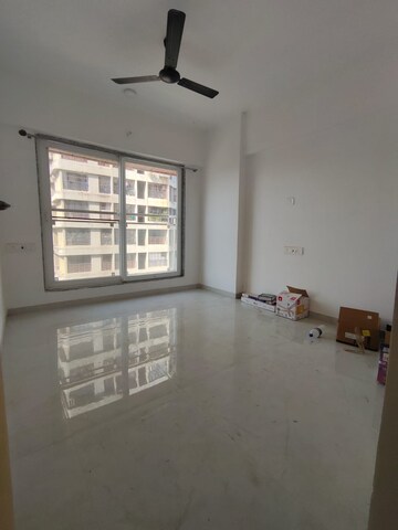 Room in 2 BHK Apartment at Vaibhav Queens Park, Chembur – for Rent