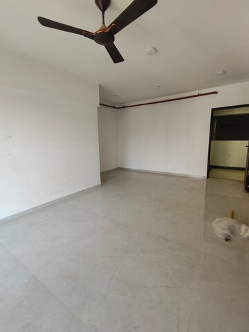 Room in 2 BHK Apartment at Vaibhav Queens Park, Chembur – for Rent