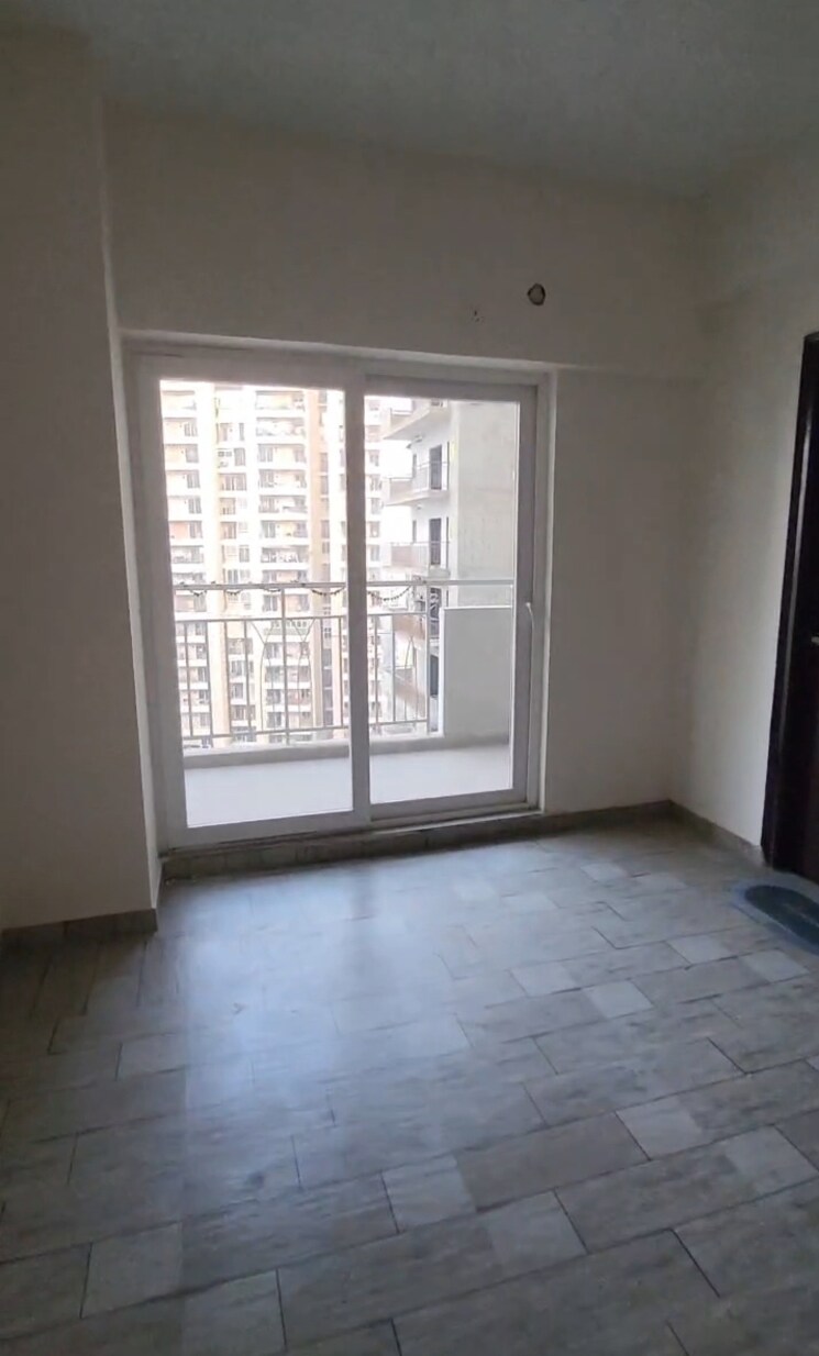 Room, shri-radha-aqua-garden 3 Bedroom 1500 Sq.Ft. Apartment In Sector 16b Greater Noida Greater Noida 9721570