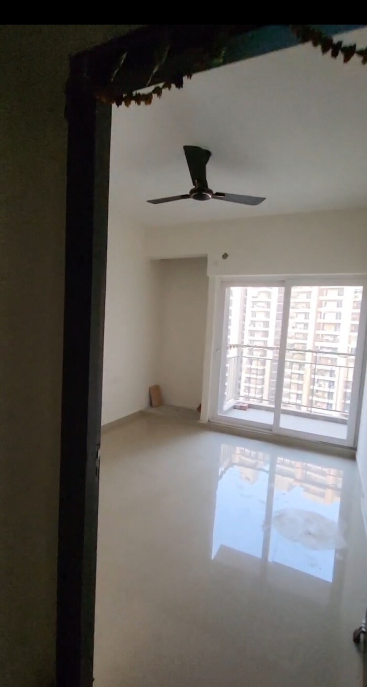 Room, shri-radha-aqua-garden 3 Bedroom 1500 Sq.Ft. Apartment In Sector 16b Greater Noida Greater Noida 9721570