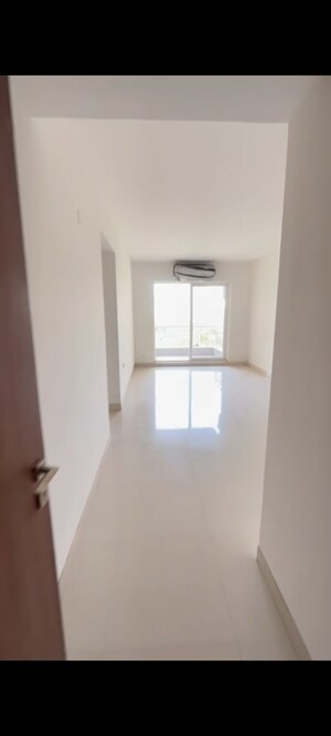 Room in 3 BHK Apartment at Silverglades The Melia, Sohna Sector 35 – for Sale