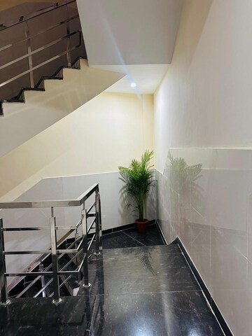 Staircase in 1 RK Builder Floor at DLF City Phase III, Sector 24 – for Rent