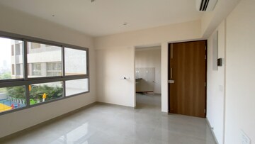 Room in 2 BHK Apartment at Piramal Vaikunth, Balkum Pada – for Sale