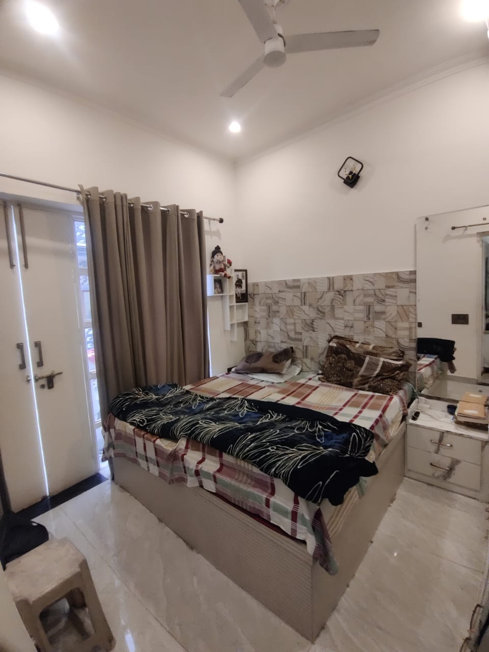 3 BHK Builder Floor For Sale in Dream Home 