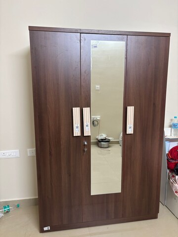 Furnished Amenities in 3 BHK Builder Floor at 6 Mile – for Rent