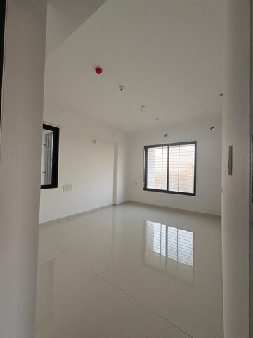 Room in 3 BHK Apartment at Krishna Lotus Court, Kharadi – for Rent