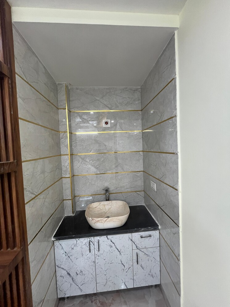 Bathroom, gms road 2 Bedroom 1150 Sq.Ft. Builder Floor In Gms Road Dehradun 9721664