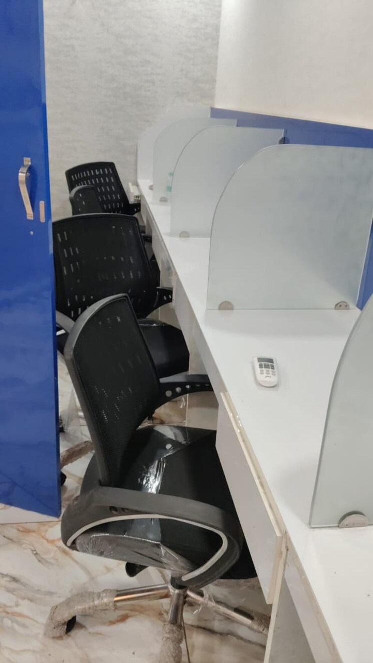 Team Area, gaur-city-mall Commercial Office Space 250 Sq.Ft. In Sector 4 Greater Noida Greater Noida 9721676