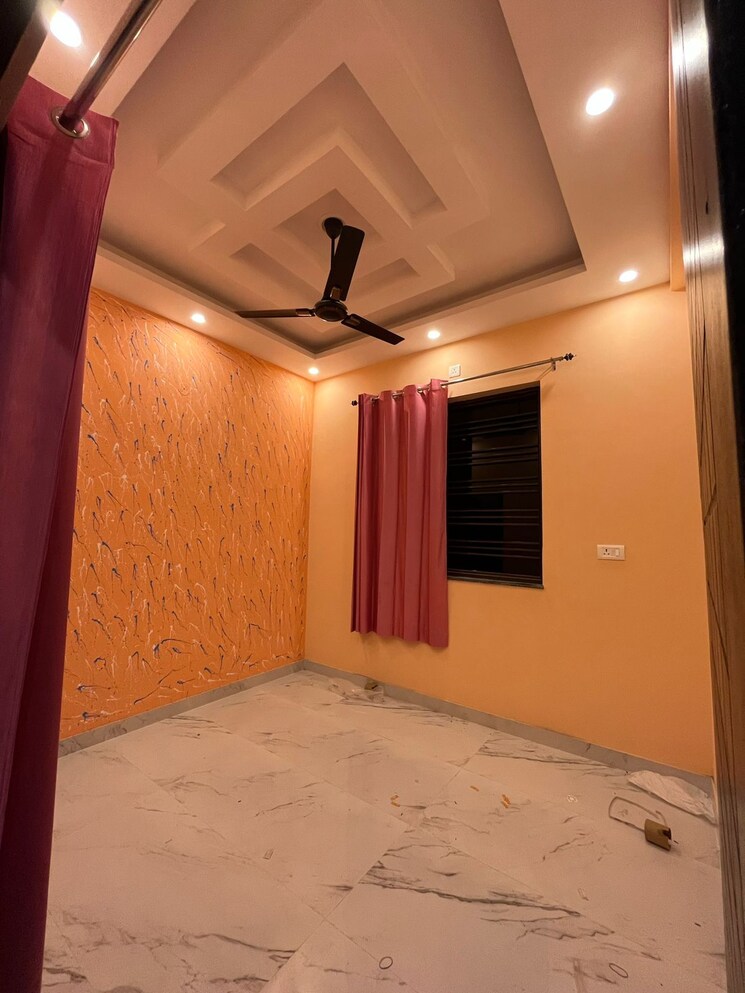 Room, shimla bypass road 3 Bedroom 100 Sq.Yd. Independent House In Shimla Bypass Road Dehradun 9721680