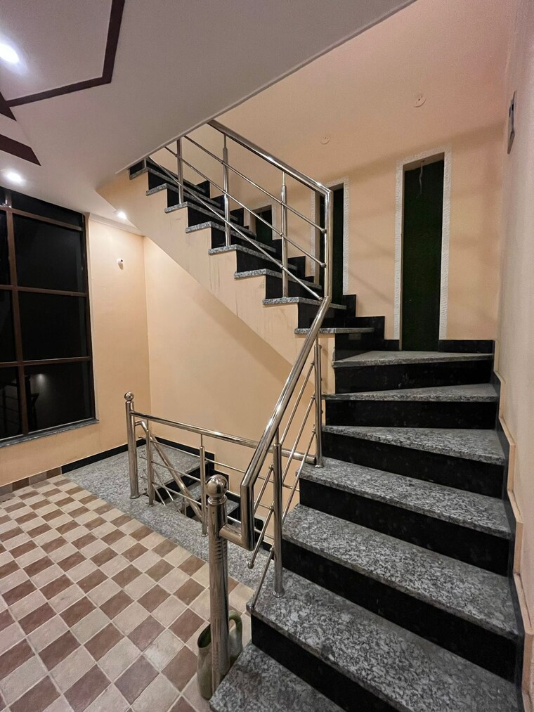 undefined, shimla bypass road 3 Bedroom 100 Sq.Yd. Independent House In Shimla Bypass Road Dehradun 9721680