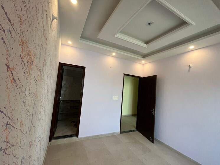 Room, shimla bypass road 3 Bedroom 100 Sq.Yd. Independent House In Shimla Bypass Road Dehradun 9721680