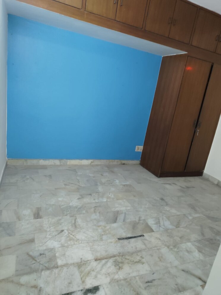 Room, khirki extension 3 Bedroom 110 Sq.Yd. Builder Floor In Khirki Extension Delhi 9721747