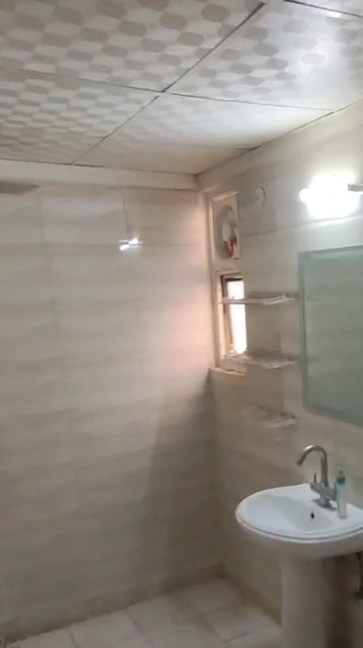 Bathroom, panchsheel-greens 3 Bedroom 1500 Sq.Ft. Apartment In Sector 16 Greater Noida Greater Noida 9721675