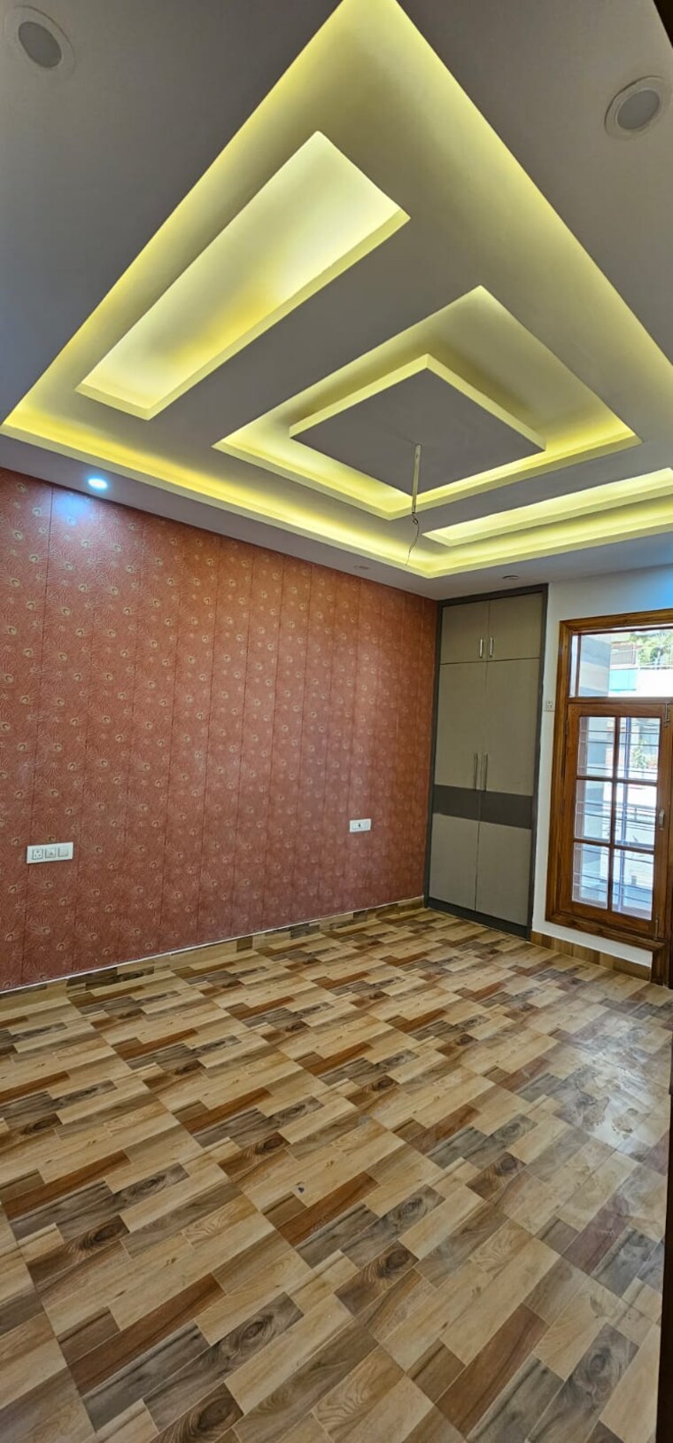 Room, gms road 4 Bedroom 2000 Sq.Ft. Builder Floor In Gms Road Dehradun 9721696