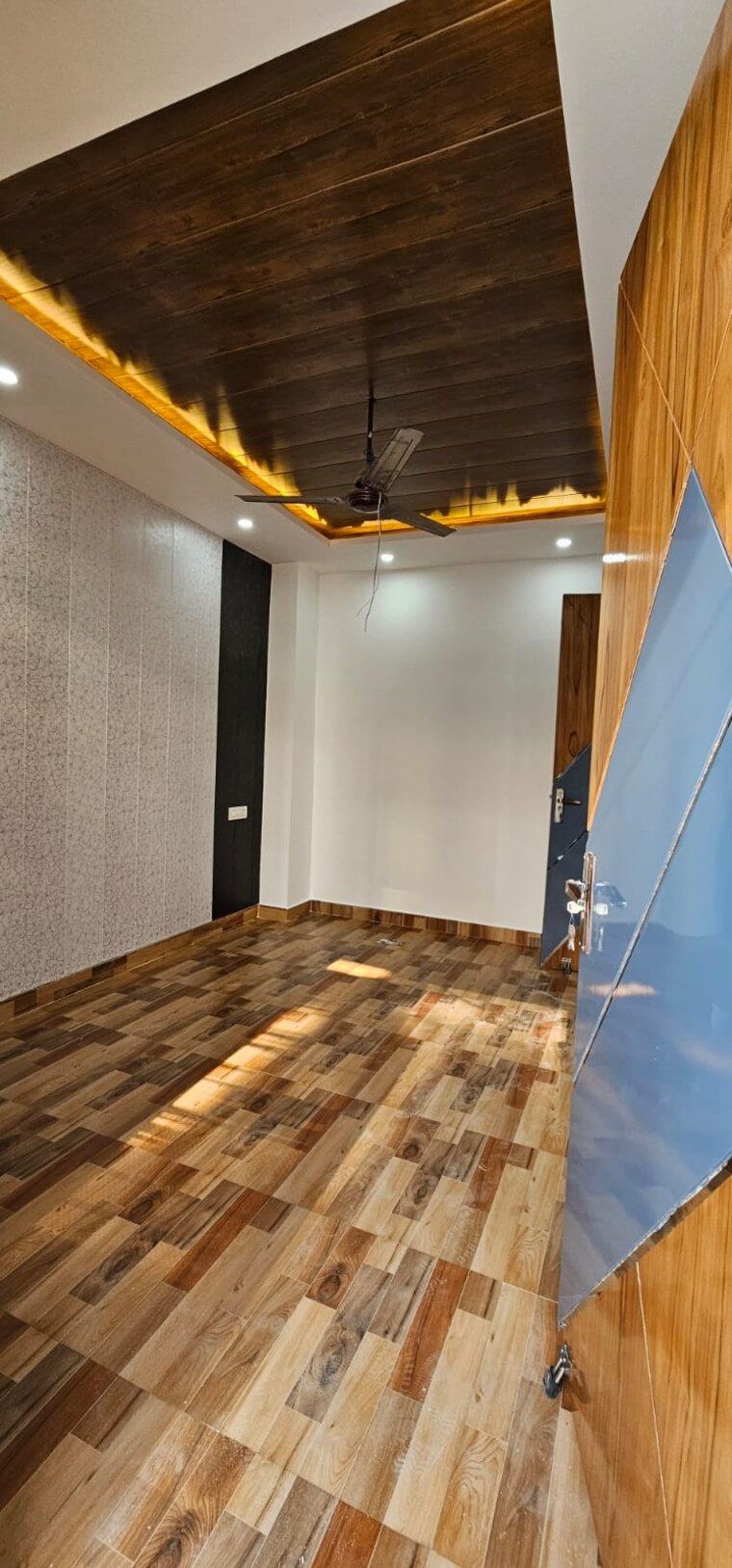 Room, gms road 4 Bedroom 2000 Sq.Ft. Builder Floor In Gms Road Dehradun 9721696