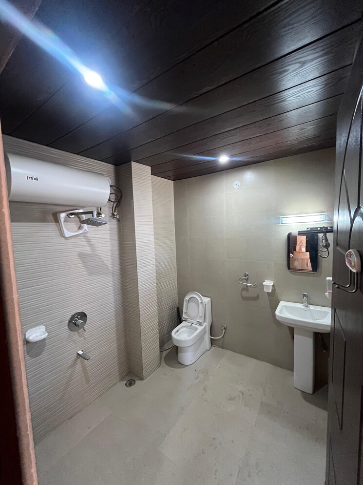Bathroom, sahastradhara road 3 Bedroom 2400 Sq.Ft. Builder Floor In Sahastradhara Road Dehradun 9721738