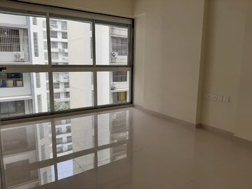 Room in 2 BHK Apartment at Godrej Central, Chembur – for Rent