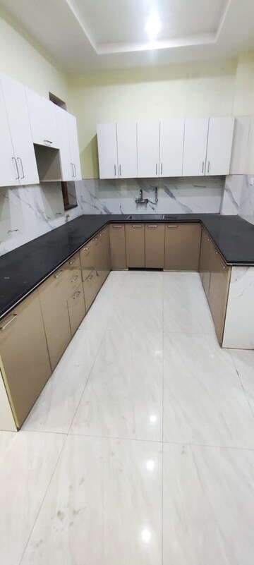 Kitchen in 2.5 BHK Villa at Gamma I Greater Noida – for Rent