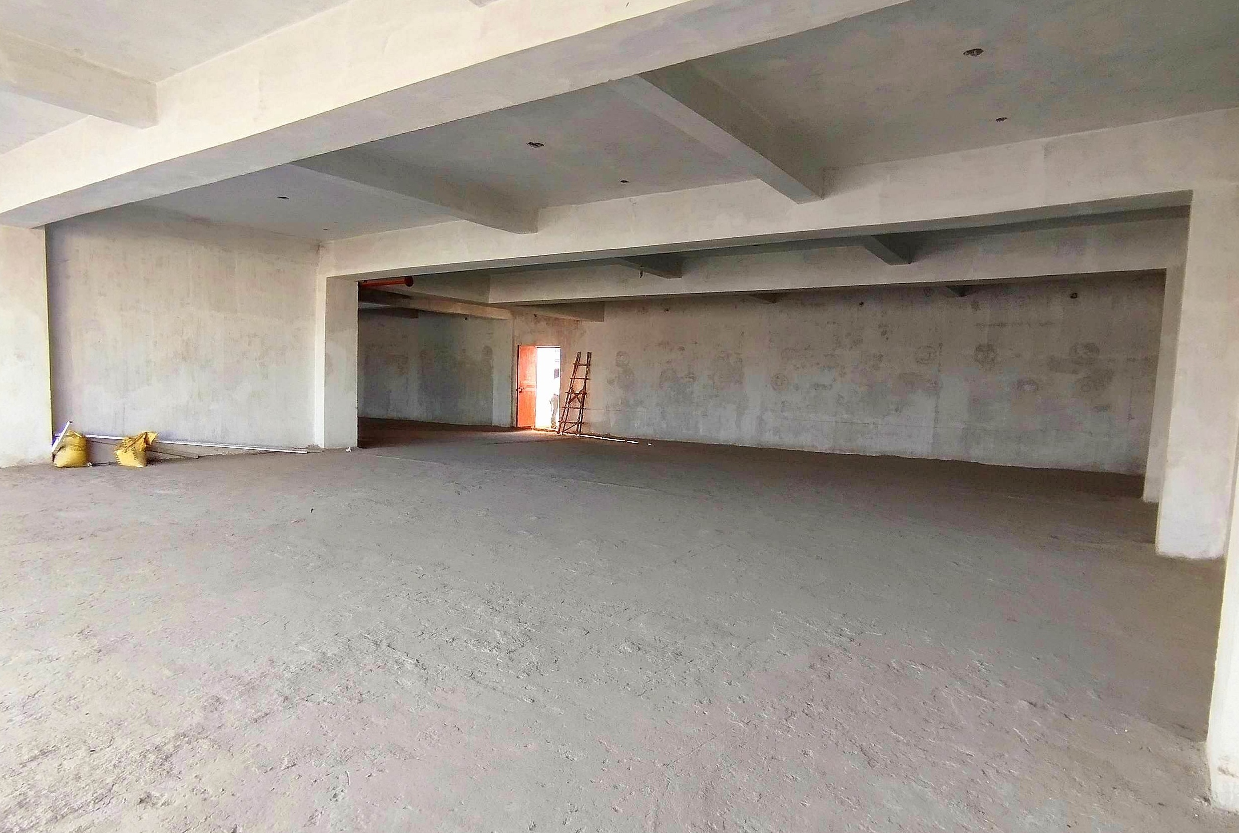 Showroom For Rent in Krishna Nagar