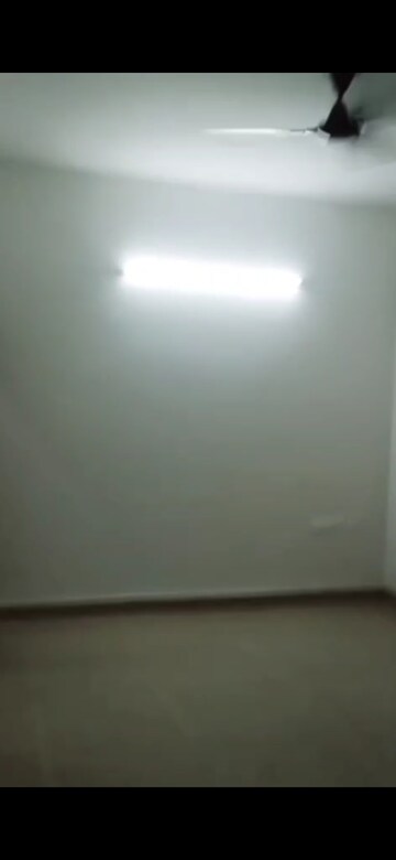 2.5 BHK Apartment For Rent in Ajnara Le Garden, Sector 16b Greater Noida