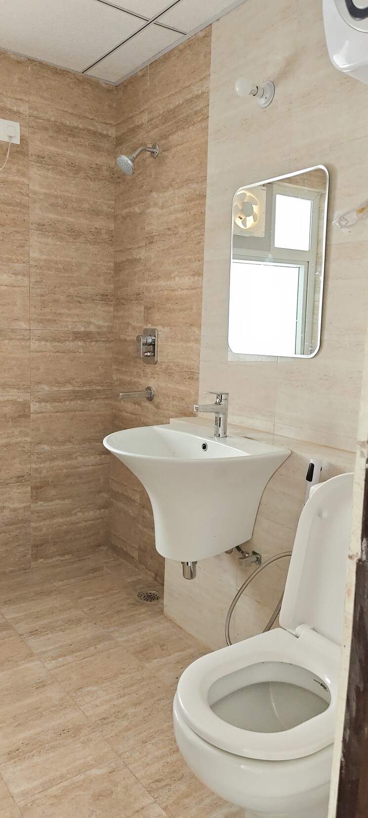 Bathroom, shree-vardhman-victoria 2.5 Bedroom 1350 Sq.Ft. Apartment In Sector 70 Gurgaon 9721813