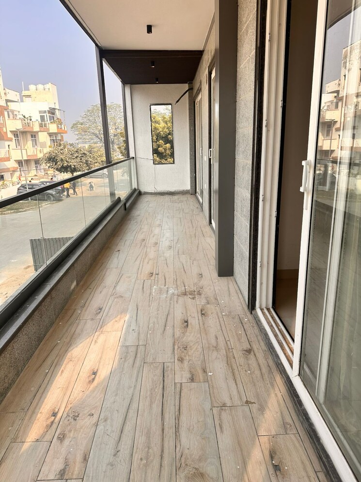 Balcony, sector 84 3 Bedroom 240 Sq.Yd. Builder Floor In Sector 84 Gurgaon 9721838