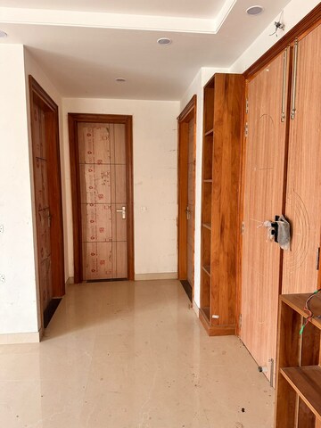 Room in 3 BHK Builder Floor at Sector 84 – for Rent