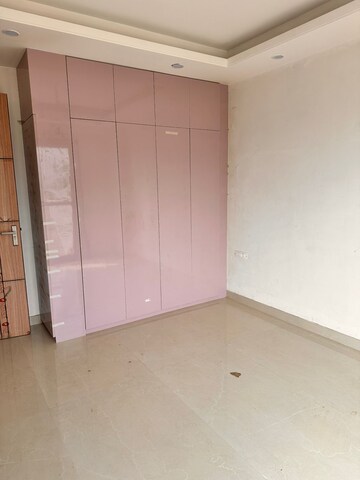 Room in 3 BHK Builder Floor at Sector 84 – for Rent