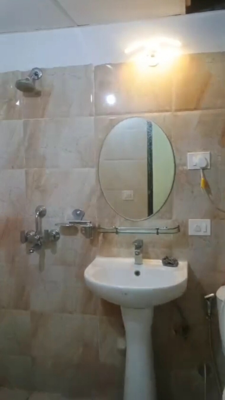 Bathroom, ajnara-le-garden 2 Bedroom 1040 Sq.Ft. Apartment In Sector 16b Greater Noida Greater Noida 9721835